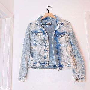 Forever 21 Denim Jacket Size: M